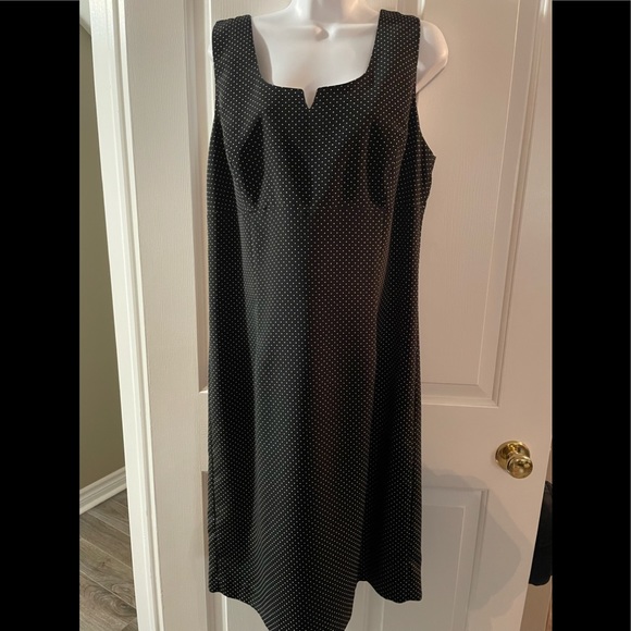 *SOLD* Classic & Classy Polka Dot Dress - Picture 1 of 4